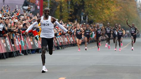 Eliud Kipchoge Breaks Two Hour Marathon Barrier The New York Times