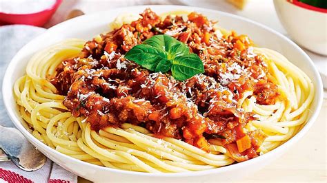 Spaghetti Bolognese Italian Recipe Youtube