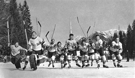 Great Britain S Ice Hockey Team After Winning Gold At The 1936 Winter Olympics R Oldschoolcool