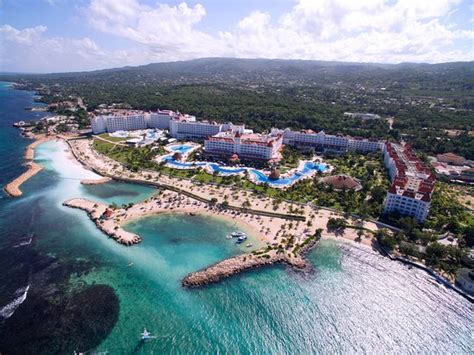 Hard Sell On The Vacation Club Review Of Bahia Principe Luxury Runaway Bay Runaway Bay