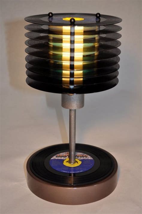 Upcycled 45 Record Lamp Lamba Endüstriyel Dekorasyon Ahşap Işleri