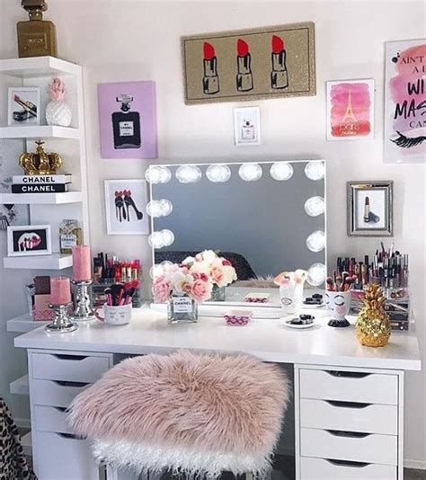 34 Most Comfortable Makeup Room With Mirror Decoration For Women Cute