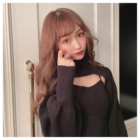 Это наверно по японски или по китайски. 浦西ひかるさんのインスタグラム - (浦西ひかる@uranishihikaru)