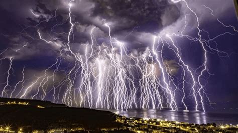 Incredible Time Lapse Lightning Photography Lights Up Turkish Sky