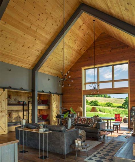 Small And Cozy Modern Barn House Getaway In Vermont