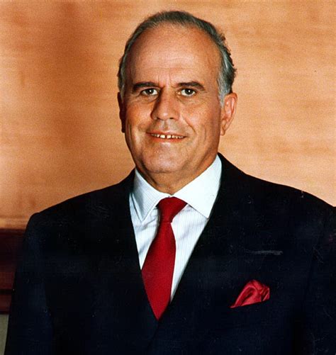 Carlos ardila lülle inició su trayectoria empresarial como gerente de planta de la empresa gaseosas lux, propiedad de su suegro, donde estuvo a . Carlos Ardila copy1 on emaze