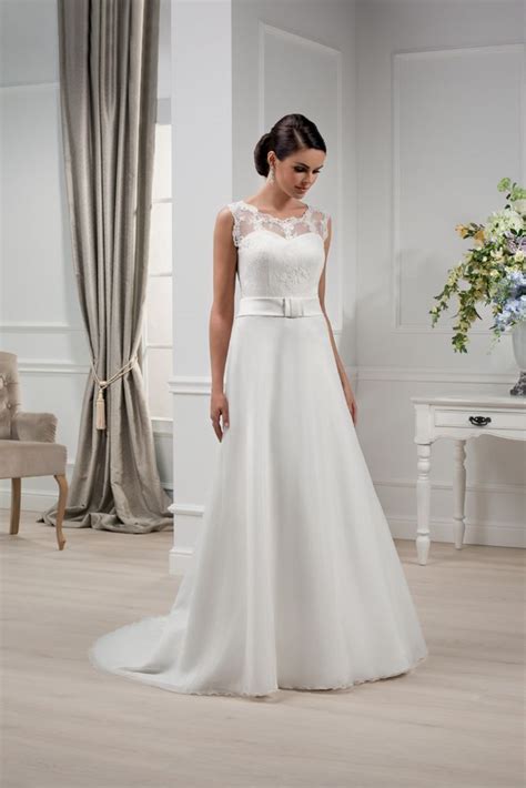 Brautkleider in köln bei anna moda kaufen » verkaufserfahrung seit über 20jahren ✓ ihr experte für hochzeitskleider. Brautkleid der Elizabeth Passion 2014 Kollektion. Modell E ...