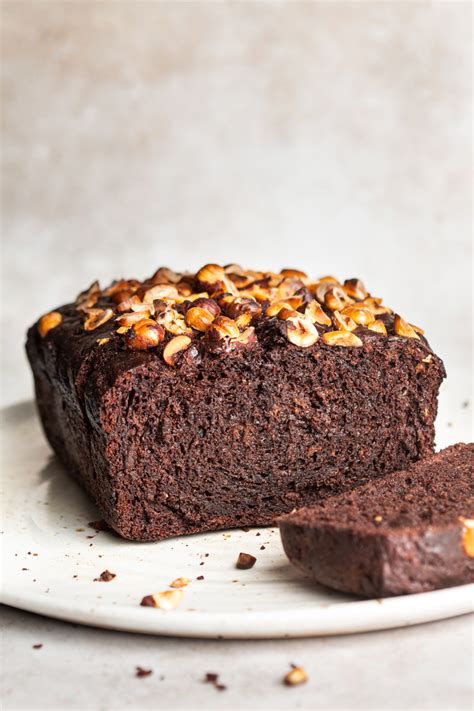 These vegan banana bread muffins are super quick and easy to make. Vegan chocolate banana bread - Lazy Cat Kitchen