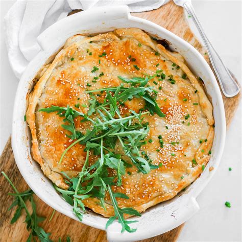 Easy Chicken and Mushroom Pie – LEAH ITSINES