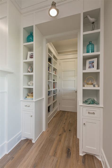 Bathrooms are more organized, living rooms are less cluttered and bedrooms are even more luxurious. Mahshie Custom Homes | House of Turquoise