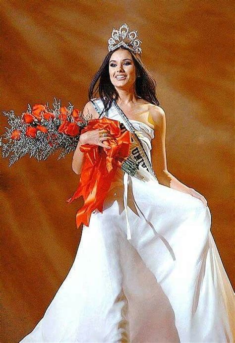oxana fedorova russia miss universe 2002 fashion beauty pageant womens fashion trends
