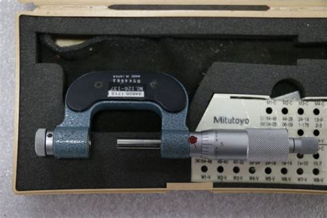 Choice Of Lots 23 Mitutoyo 0 1 Pitch Micrometer