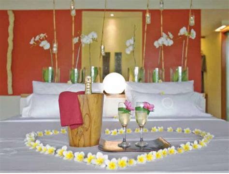 Honeymoon room decoration with flowers, honeymoon room decoration, ideas for romantic honeymoon. honeymoon suite decorations | click spectacular honeymoon ...