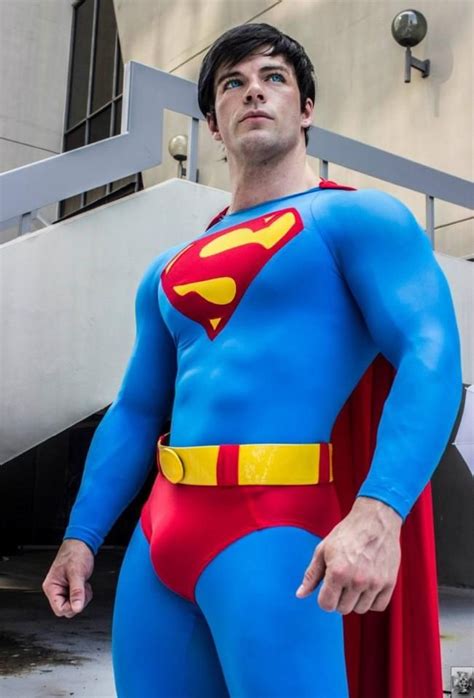 SUPER Bulges Pahlawan Super