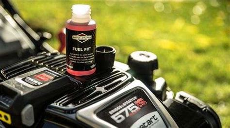 Draining the gas will prevent fuel leakage when you tip the mower on its side. How to Change Mcculloch Lawn Mower Oil • CIMFLOK.COM