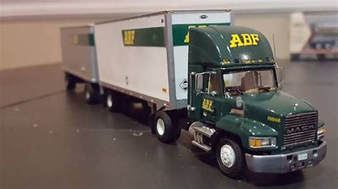 Abf Mack Ch613 Truck Tractor And 28 Doubles