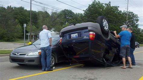 Photo Suv Rollover Crash Slows Traffic On Lake Michigan Drive