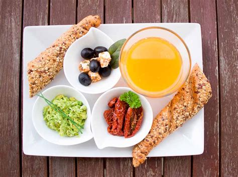 Nuestros cursos de cocina online están diseñados para ayudarte a incorporar una alimentación saludable, basada en alimentos vegetales, con la que te sentirás plenamente sano y feliz. ¿Por qué hacer un desayuno saludable?