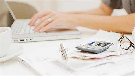 Videos on finance and macroeconomics. How Women Can Claim Their Financial Power - ABC News