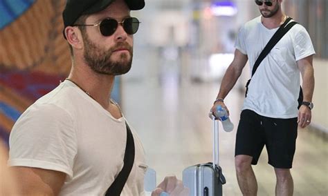 Chris Hemsworth Shows Off Biceps As He Lands In Brisbane Daily Mail
