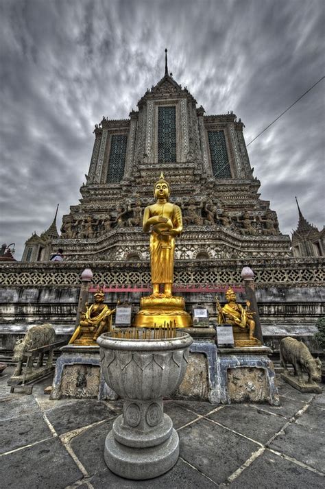 Golden Buddha Wat Arun Bangkok Thailand Simple And Interesting