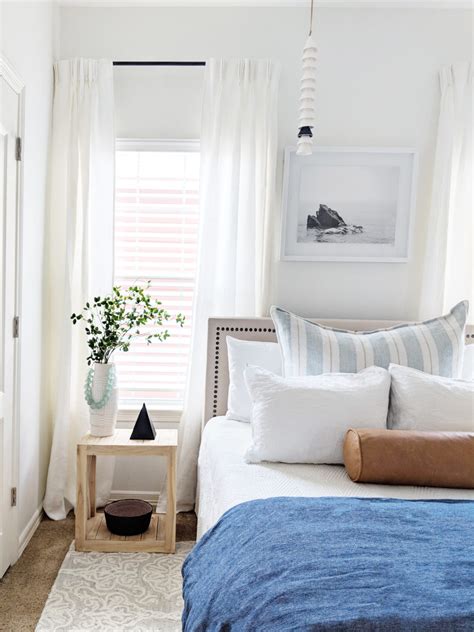 You can even shop our sources for relaxing and casual are two of the first words that come to mind when you begin to describe california cool. Reveal: Our California Casual Guest Bedroom - The Identité ...