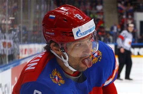— alex ovechkin (@ovi8) july 27, 2021. Eishockeystar Owetschkin: Putins Lieblingsspieler - Sport ...