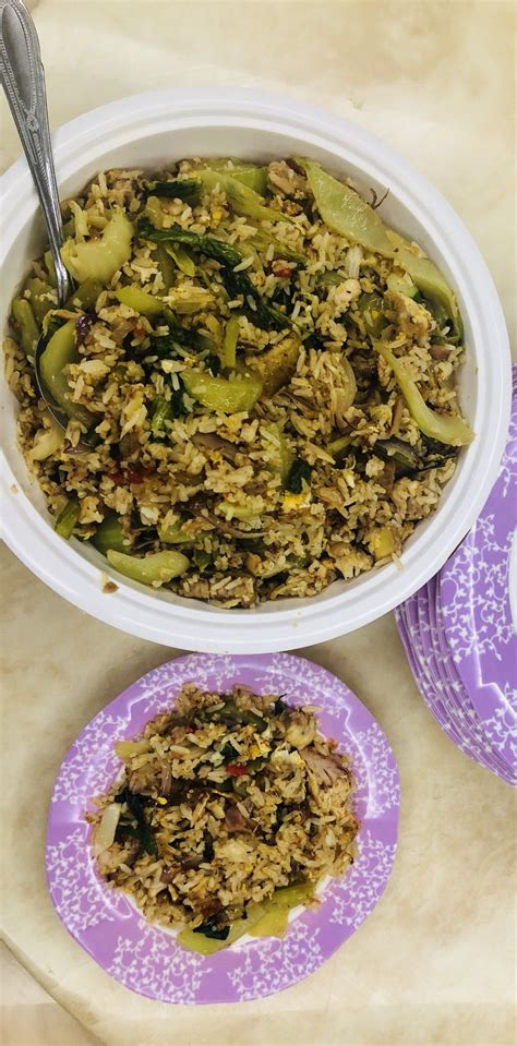 Setelah ayam setengah matang, masukkan wortel dan kembali tumis disusul dengan kol. DS Ahmad b Maslan on Twitter: ""NGAM" Nasi Goreng Ahmad ...
