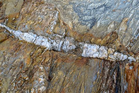 Quartz Veins In Geology A Vein Is A Distinct Sheetlike Bo Flickr