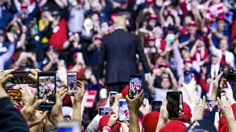 How The Trump Campaigns Mobile App Is Collecting Huge Amounts Of Voter