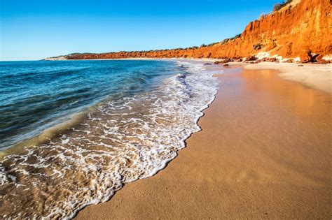 Holiday destinations around Perth - Tourism Australia