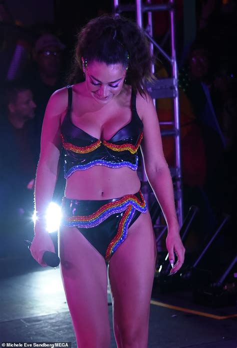 Charli Xcx Shows Off Her Sizzling Physique In Plunging Bejewelled Bralet Duk News