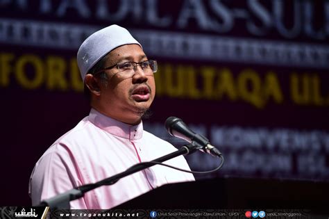 The stone is a testimony to the spread of islam offering an insight to the life of the people of the era as. KALIMAT Gilap Sinar Kehebatan Umara & Ulama Silam ...