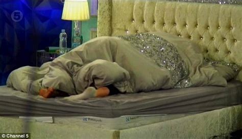 Big Brother S Brian Belo And Jade Lynch Kiss Beneath The Sheets Daily