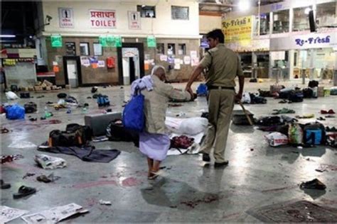 2611 Mumbai Attack चारों तरफ बिखरी थी लाशें ही लाशें आतंकी हमले में यूं दहली थी मुंबई देखें
