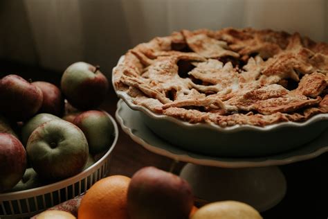 A Guide To Spiced Bourbon Apple Pie With Recipe
