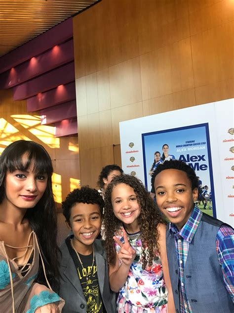Vipaccessexclusive The Cast Of Nickelodeons New Show Cousins For