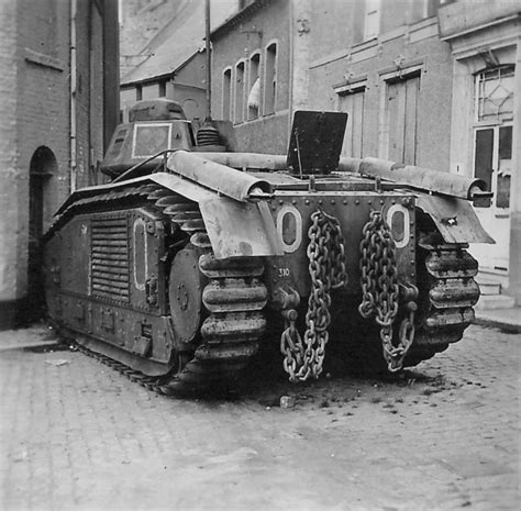 Брошенный в Бомоне французский танк Char B1 Bis №310 Маас фото