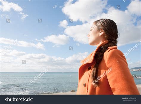 Profile Portrait View Young Woman Facing Stock Photo 145913390