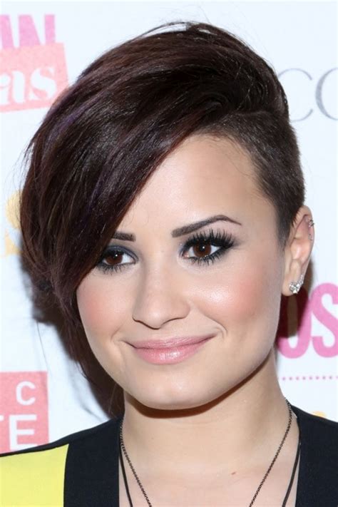 Demi lovato at the 2017 american music awards at the microsoft theater in los angeles, california on sunday november 19, 2017. Demi Lovato's Hairstyles & Hair Colors | Steal Her Style ...