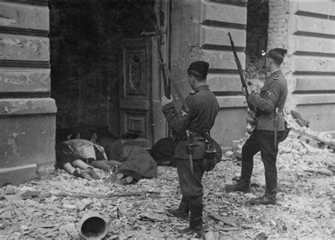 Warsaw Ghetto Uprising 33 Harrowing Photographs