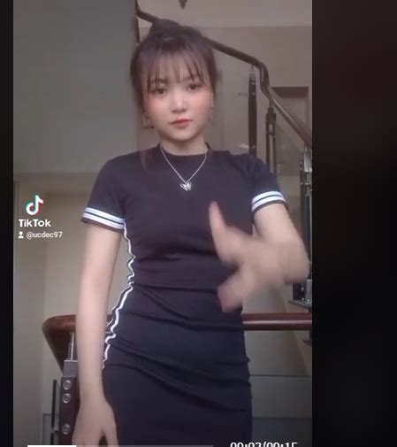 Lộ Clip Sex Tiktoker 1997 Úc đẹc ân ái Với Bạn Trai Khỏa Thân Nude