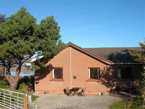 Torbreck cottage is a luxury holiday cottage with spectacular views one mile from lochinver, north west highlands of scotland. Creigard Bungalow, Badnaban, Lochinver, Sutherland ...