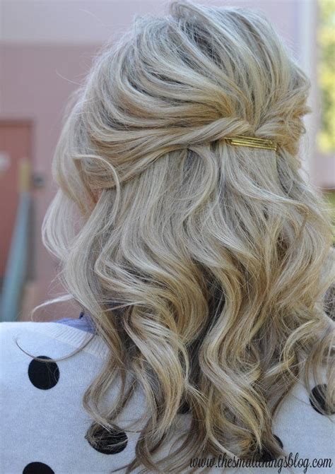 For extra impact, use pretty and feminine. 10 Wedding Hairstyles for Short Hair | Hair styles, Short ...