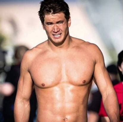 Nathan Adrian Il Nuotatore Gigante Posa Nudo Per La Rivista Sportiva