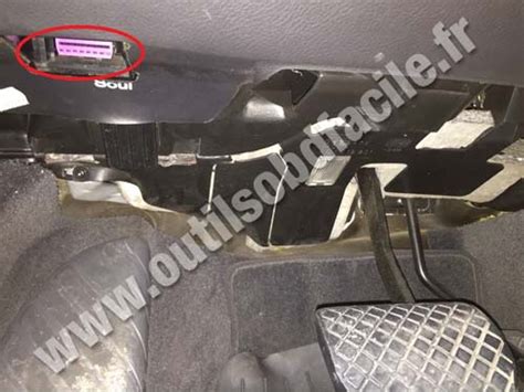 Einbauort den OBD2-Stecker in Audi A8 (D2) (1999 - 2002 ...