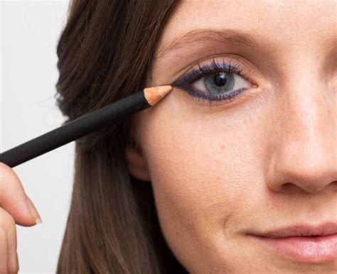 22 Genius Eyeliner Hacks Every Woman Needs To Know Eyeliner Hacks
