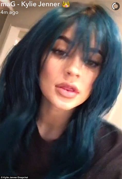 Kylie Jenner Shows Off New Blue Hair As She Goes For A Meal With Khloe Kardashian Daily Mail
