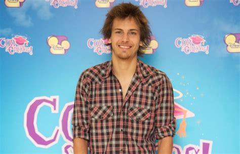 Bienvenidos a la pagina oficial de andres gil! Andres Gil: 10 curiosità su di lui | MondoTeen