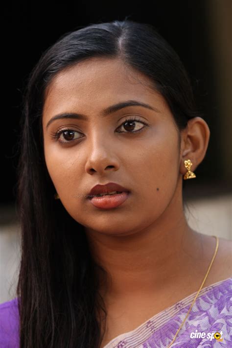 All Malayalam Serial Actress Names And Photos